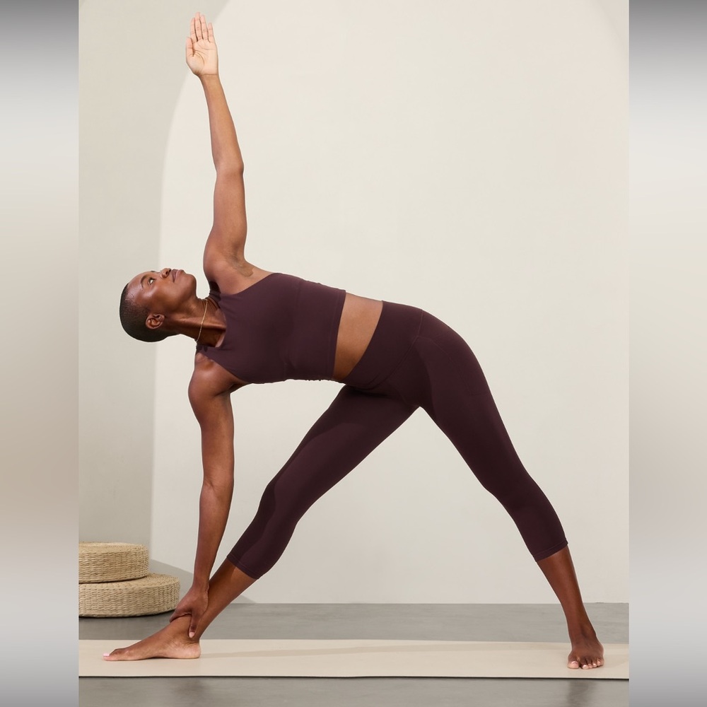 NWT Athleta Salutation Stash Pocket II Capri